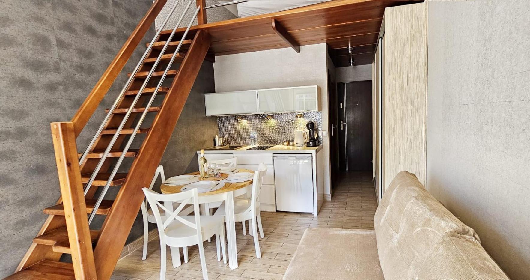 Holiday Home Slavia New 11 Z Antresola I Balkonem Przy Plazy ミエンジズドロイェ エクステリア 写真